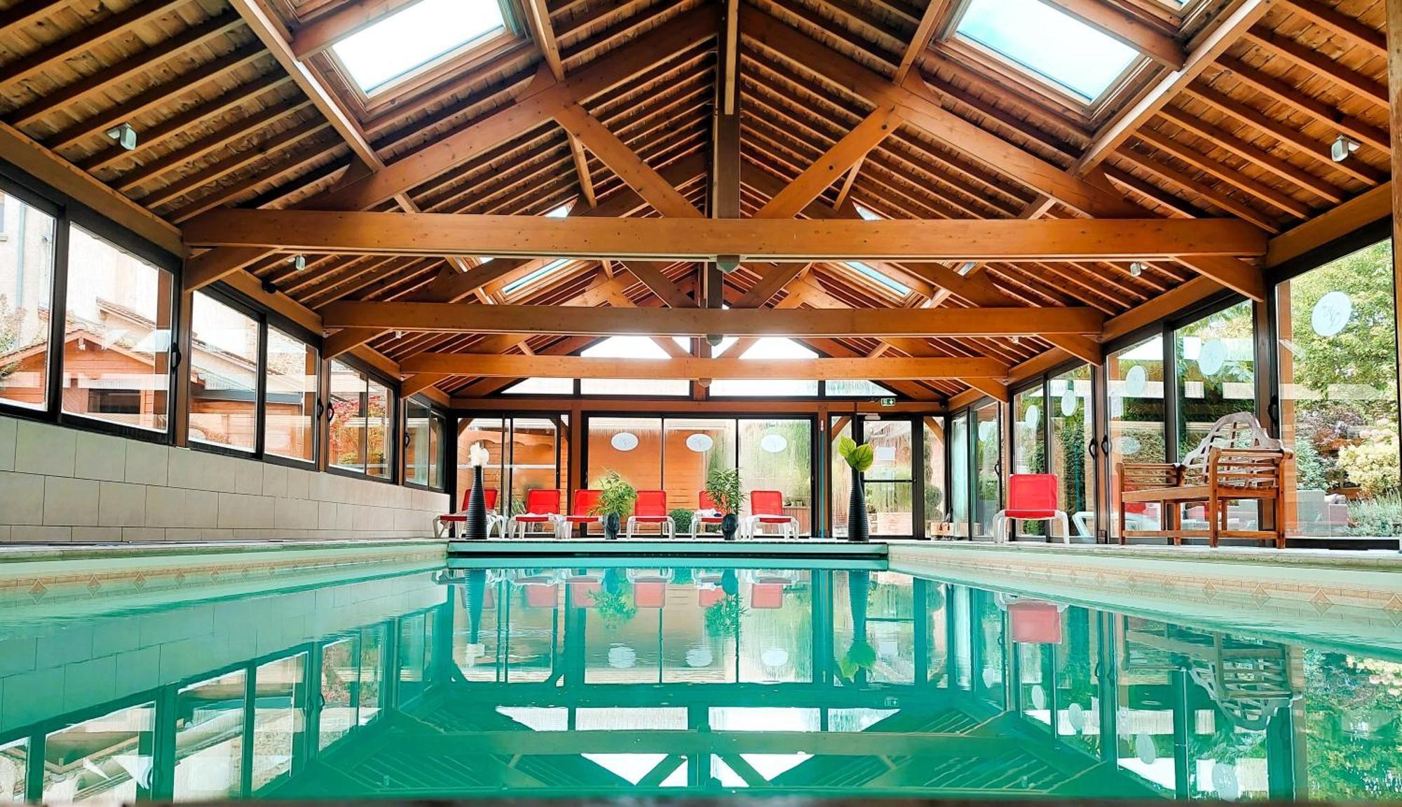 Domaine De La Haie Des Granges Menilles Экстерьер фото